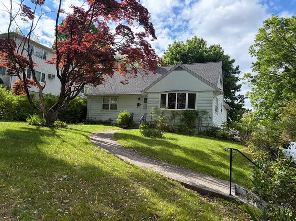8 Wixted Ave, Danbury, CT 06810