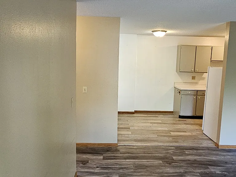 509 Hougen St S #206 — Photo 3