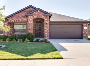 8220 Sambar Deer Dr, Fort Worth, TX 76179