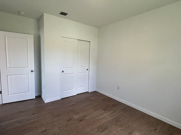 1782 SW Bayshore Blvd — Photo 9