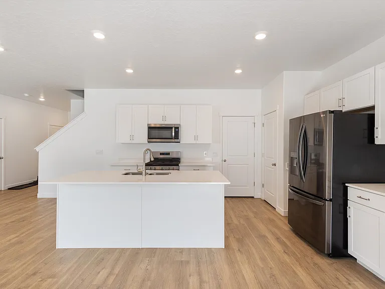 3773 W 620 N — Photo 2
