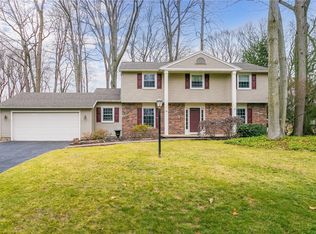 24 Glenbrook Dr, Fairport, NY 14450