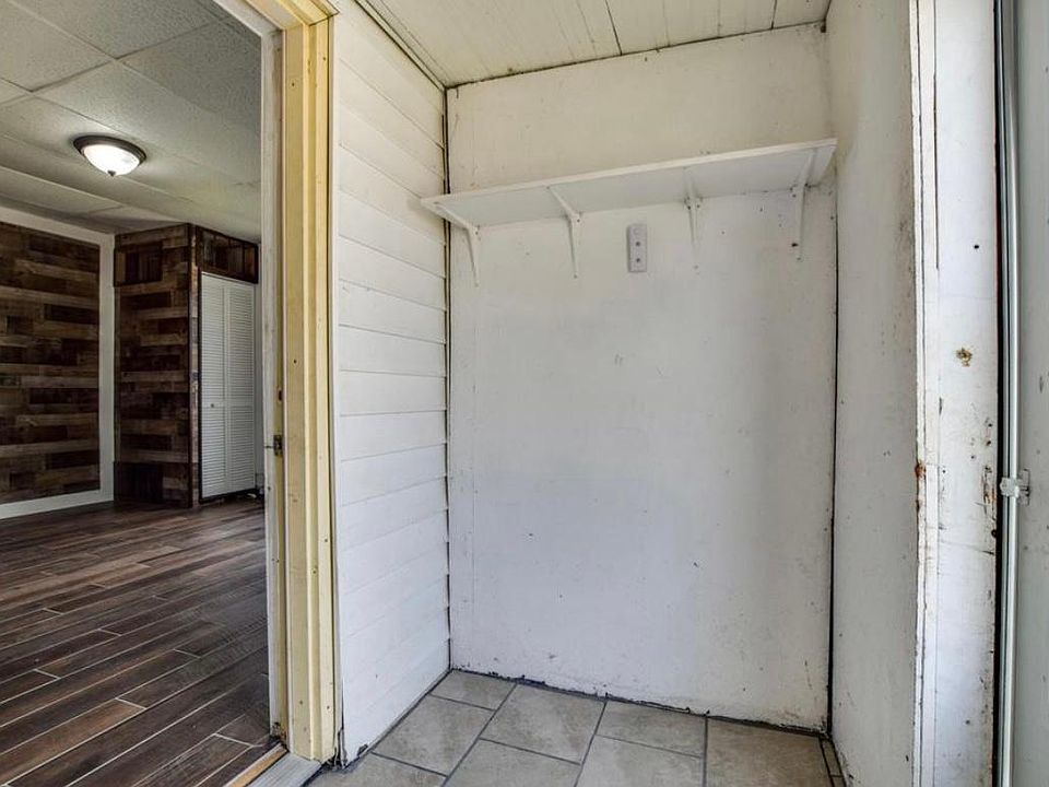 1st image of 627 1/2 E Main St #627-1/2