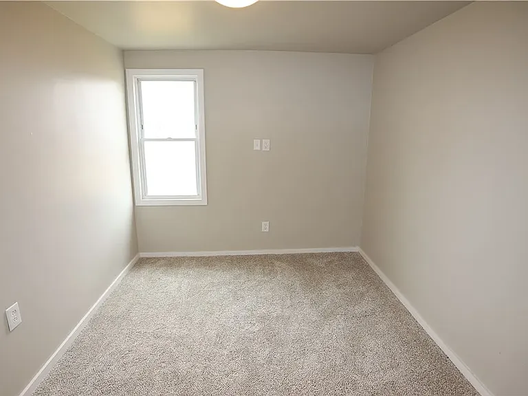 305 Chestnut St — Photo 4