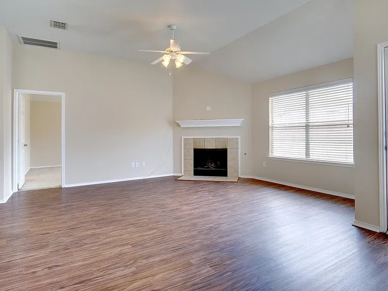 1305 Mountain Peak Dr — Photo 7