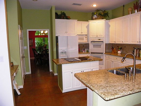 5th image of 510 Carriage Dr