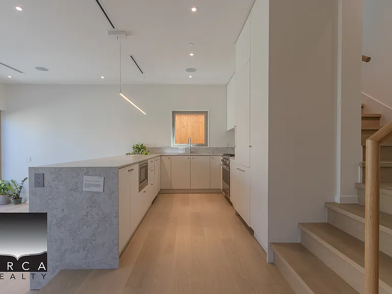 2915 E 5th Ave #1 — Photo 6