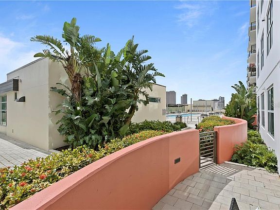 2nd image of 1120 E Kennedy Blvd Unit 930W
