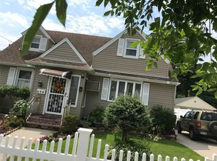 898 Goodrich St, Uniondale, NY 11553