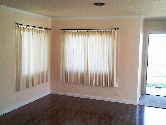 3970 La Cresenta Livingroom 1_03192013