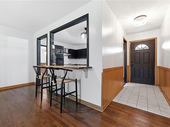 3rd image of 8304 Willow Way