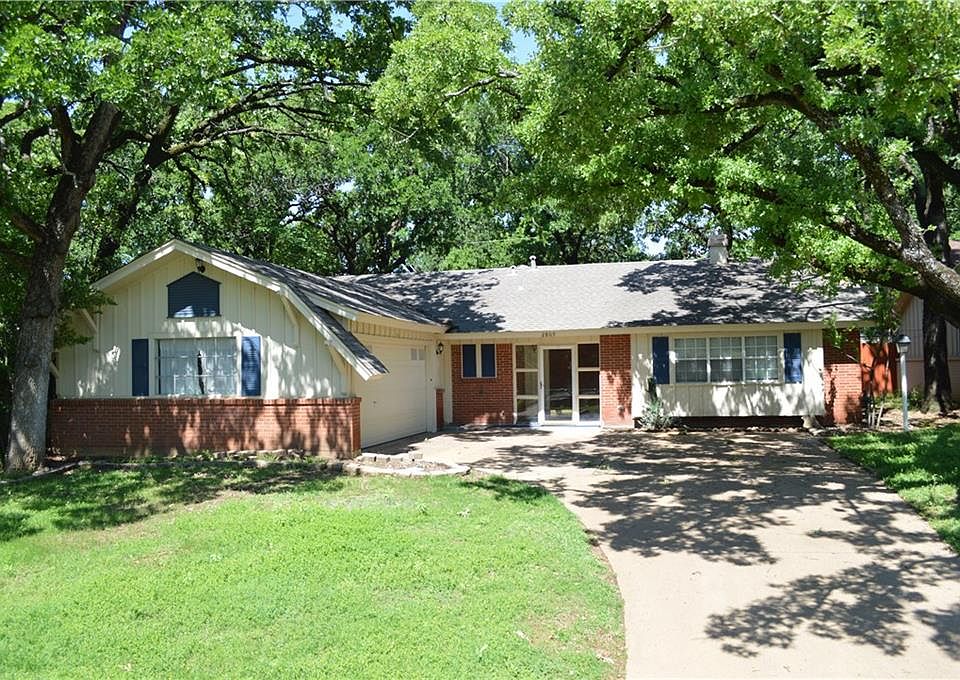 1st image of 2809 Hollywood Dr