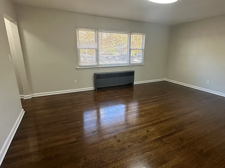 210 Broad Ave #B — Photo 8