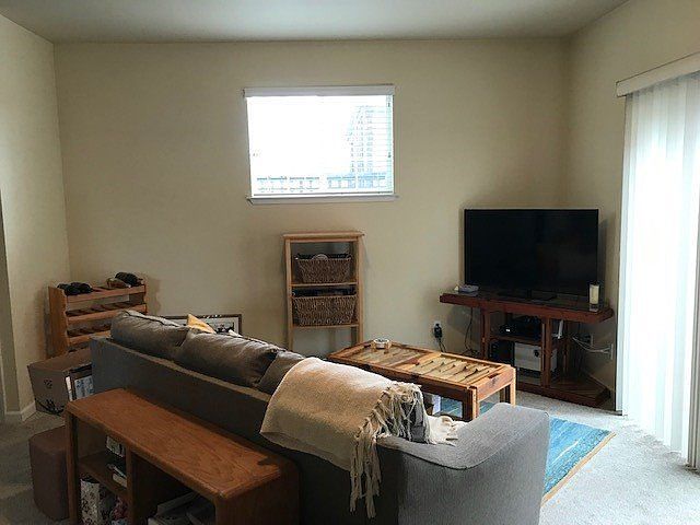 1st image of 507 E D St