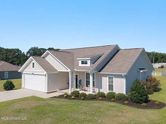 3rd image of 120 Magnolia Farms Dr