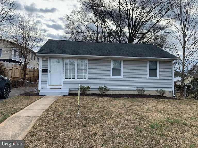 603 Pinewood Rd — Photo 1