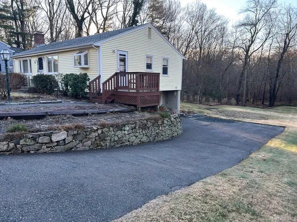 48 Hemlock Dr, Holliston, MA 01746