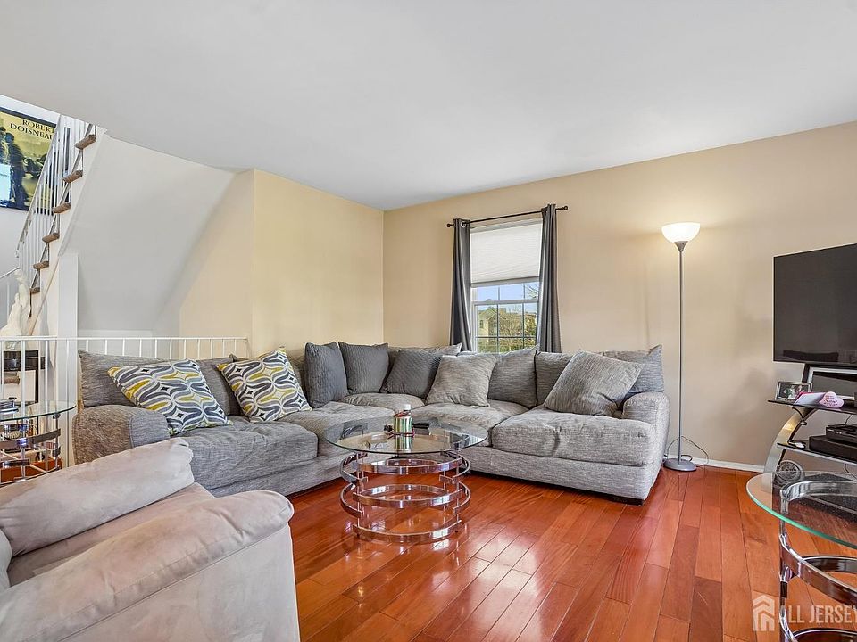 1st image of 216 Copeley Way