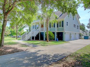 635 Awendaw Lakes Blvd, Awendaw, SC 29429