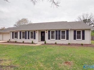 2042 Rosebury Ln SW, Huntsville, AL 35803