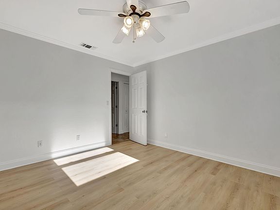 3rd image of 2851A Hardee Dr