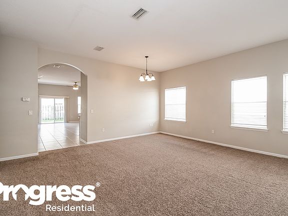 5th image of 243 Prince Phillip Dr