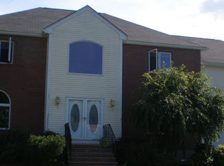 3 Moore Cir, Danvers, MA 01923