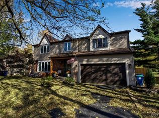 48 Lemay Ct, Williamsville, NY 14221