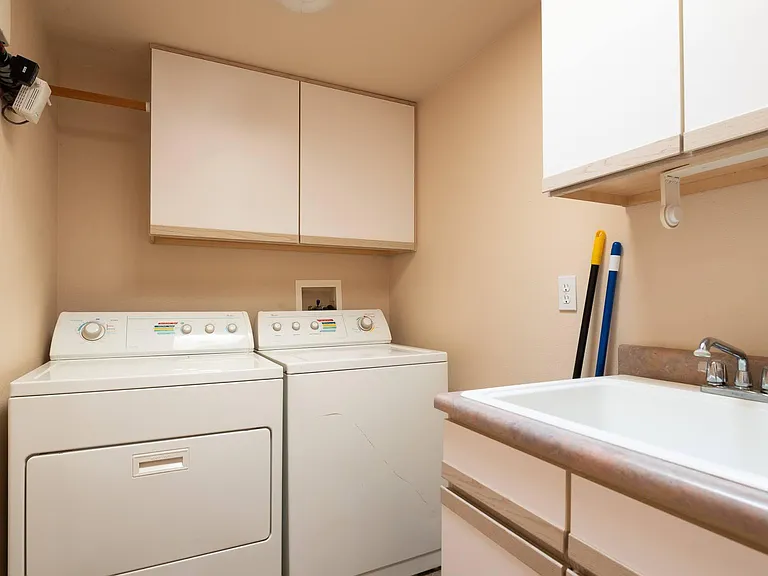 209 Pinon Woods Dr — Photo 23