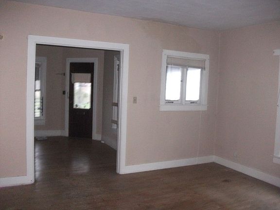 5th image of 2229 Catalpa Dr