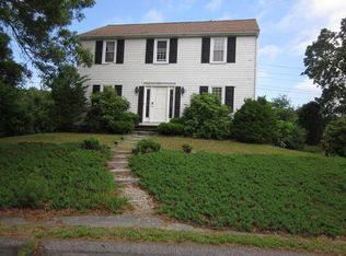 3 Tobi Cir, Plymouth, MA 02360