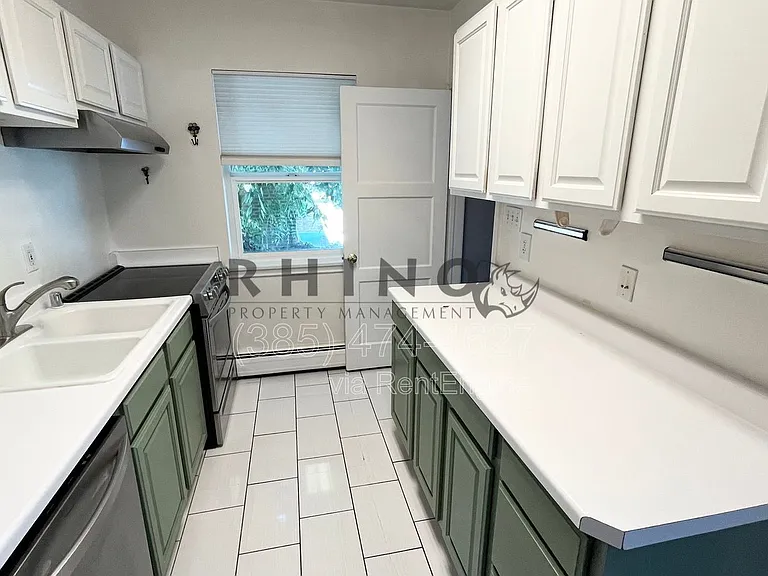 943 W Briarcliff Ave — Photo 2