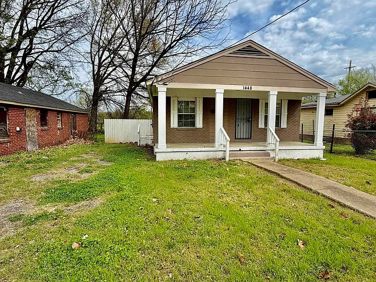 1448 Menager Rd — Photo 1