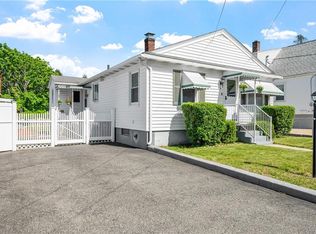 26 Cranston St, Woonsocket, RI 02895