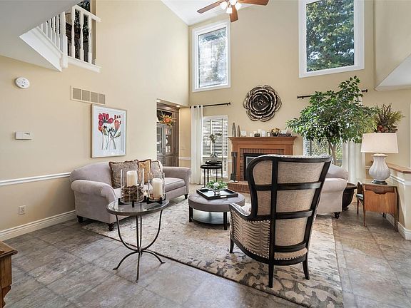 4th image of 232 Oakbriar Farm Dr