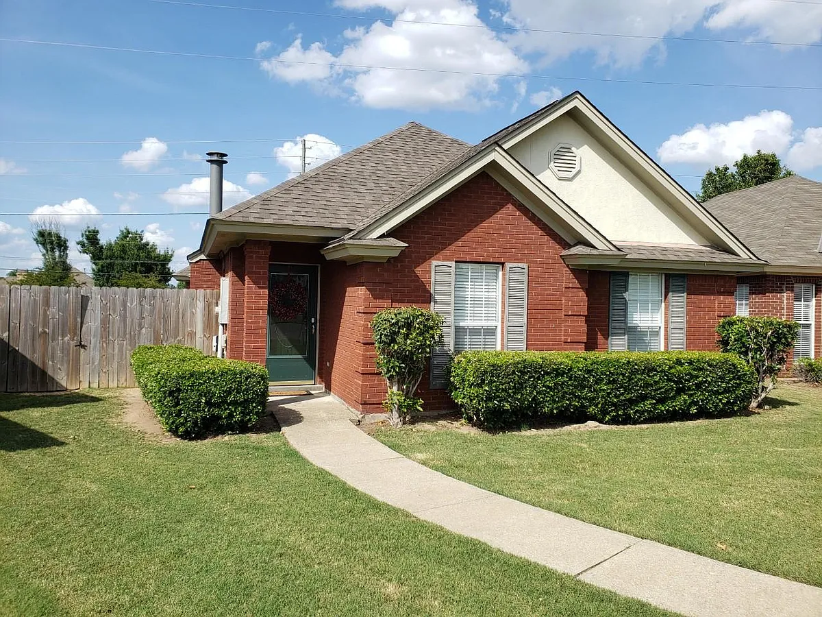 Building Photo - 1113 Stafford Dr