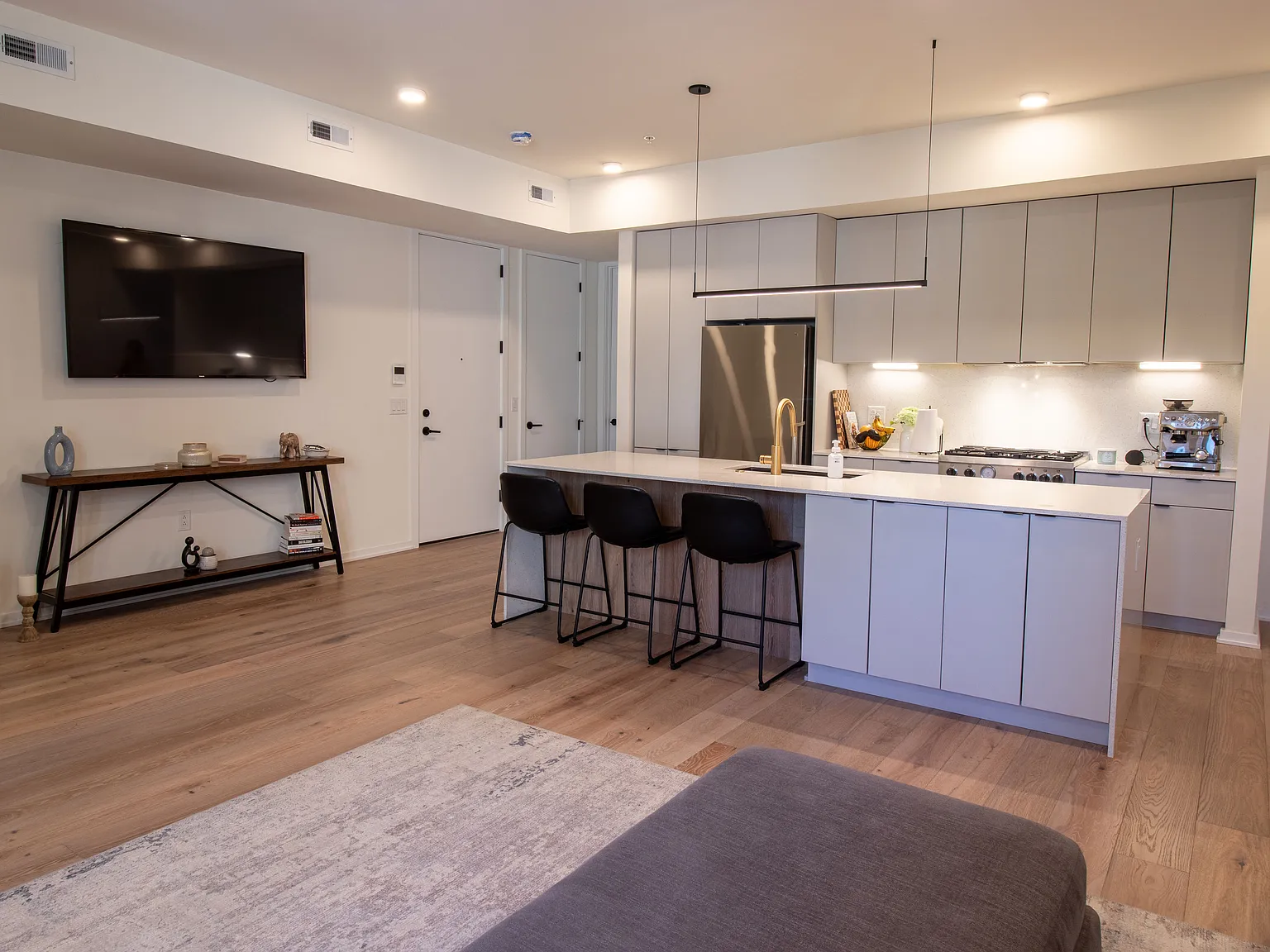 2 bed, 1015 sqft, $2,495 — Photo 4