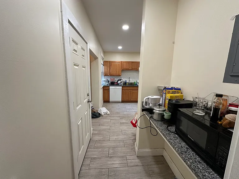 194 Kelton St #2 — Photo 12