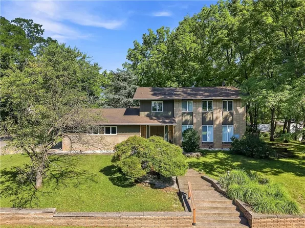 2421 W Greenleaf St, Allentown, PA 18104
