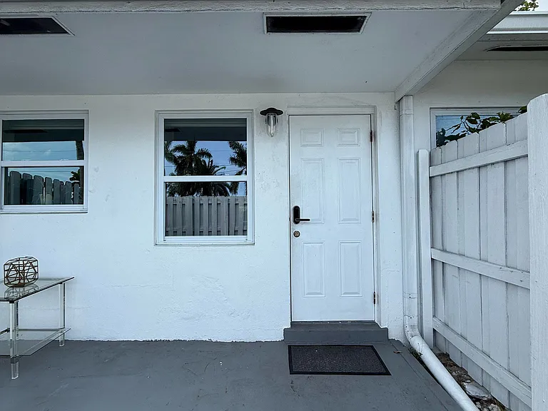 2023 NE 15th Ave — Photo 5