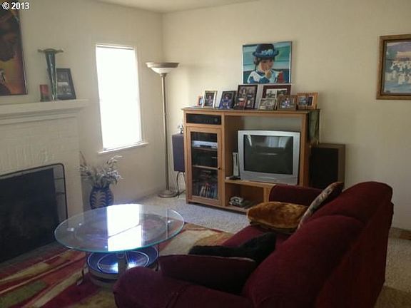 4th image of 5704 NE 11th Ave