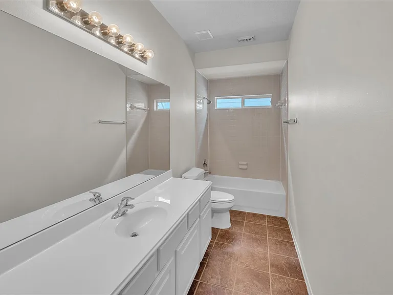2614 Shady Acres Ct — Photo 21