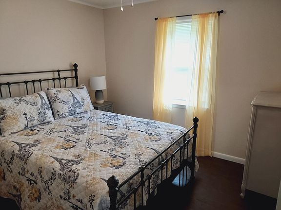 Comfortable mattress sets and clean linens