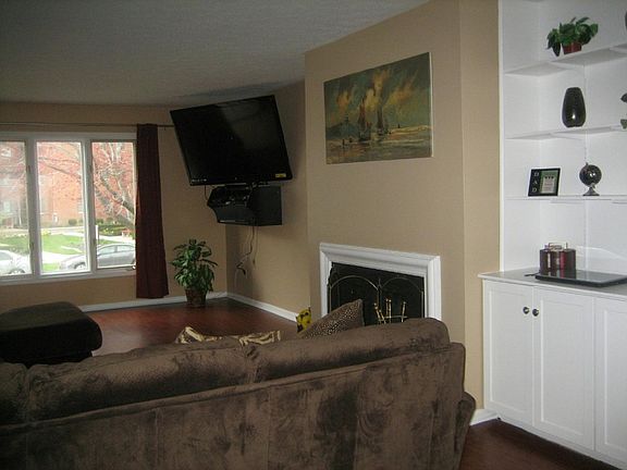 3rd image of 11705 Edgewater Dr #2