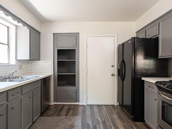 5th image of 7831 Kellwood Dr