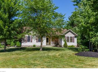 2455 Greenbriar Ln, Madison, OH 44057