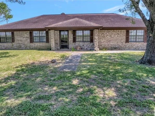 704 Faltysek Rd, Victoria, TX 77905