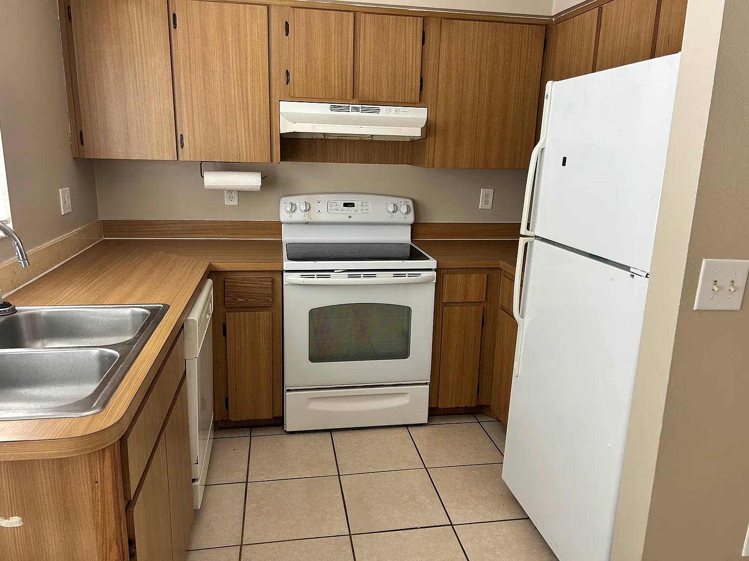 2 bed, 1000 sqft, $1,375 — Photo 3