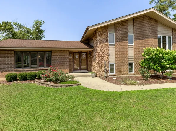 7317 Sunrise Ave, Darien, IL 60561