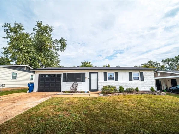 247 Martigney Dr, Saint Louis, MO 63129